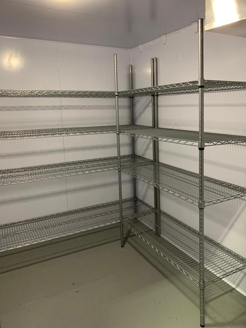THE GREEK DELI | CHILLER ROOM WITH U-SHAPE RACKING – Boxcold United Kingdom
